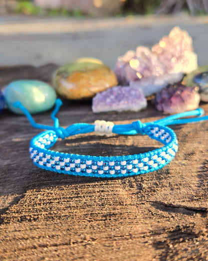 Metallic blue and white beaded bracelet Calitrendz by Tiffany Creek